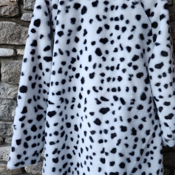 White Leopard Print Coat - Picture 2 of 2